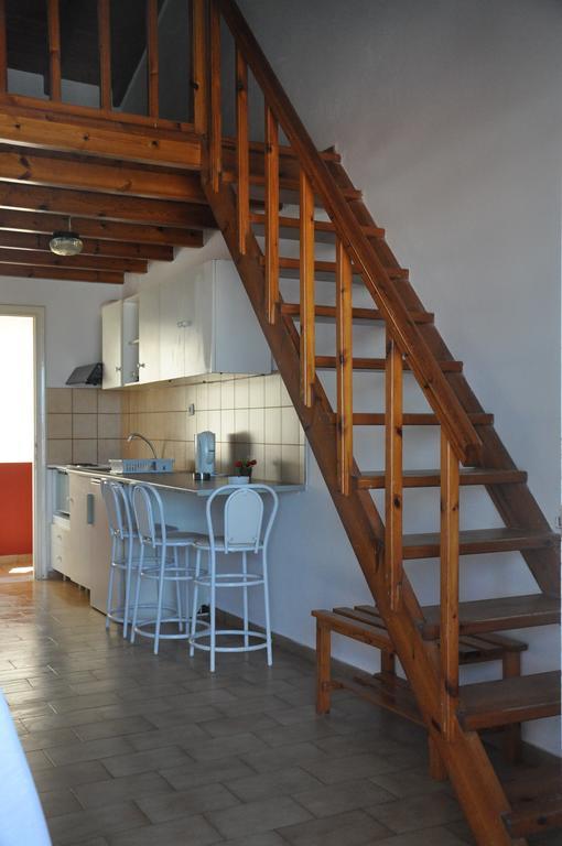 Koskinas Apartments Aharávi Szoba fotó