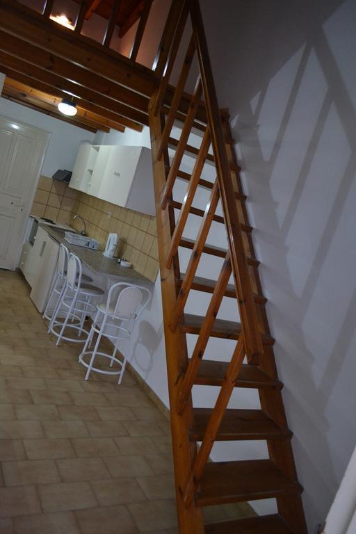 Koskinas Apartments Aharávi Szoba fotó